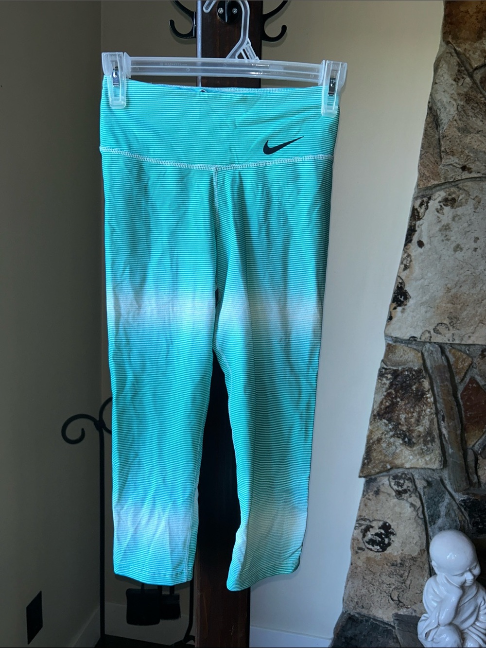 Nike women’s Aqua Ombre Capri Leggings
